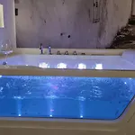Quintessenza - Privata Con Jacuzzi E Cucina A Σπίτι διακοπών *